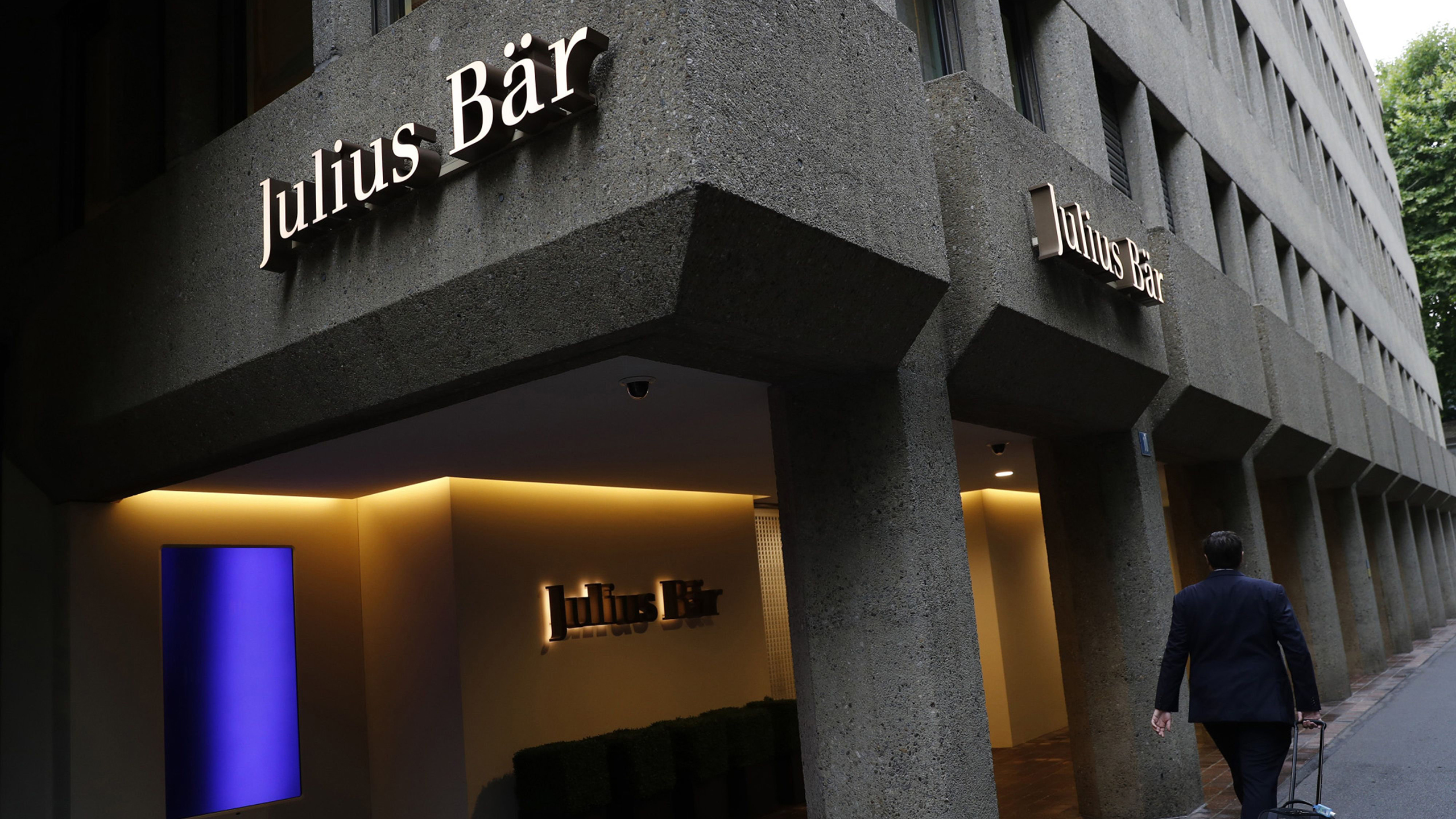 Julius Baer appoints Goldman executive Stefan Bollinger as CEO; Ethereum  ETFs receive SEC approval - The Banker